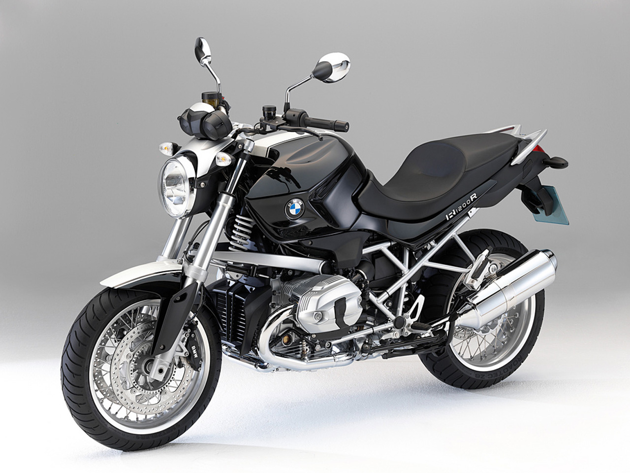 Agusta brutale 800-黑色骑士摩托车
